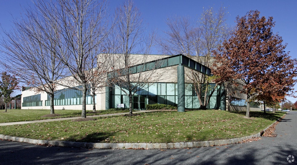 More Photos Of 8 Clarke Dr, Cranbury Research And Development For Lease
