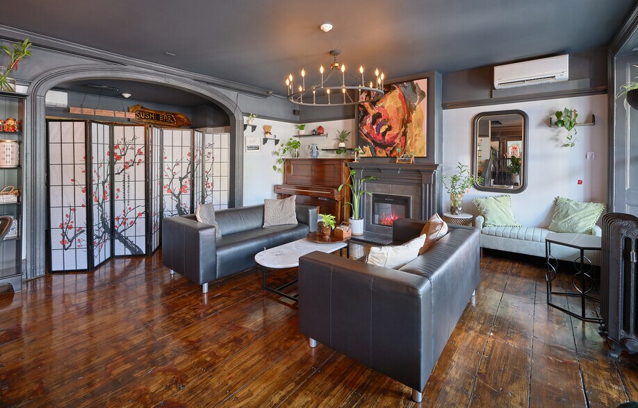 More Photos Of 31 Race St, Frenchtown Hotel For Sale