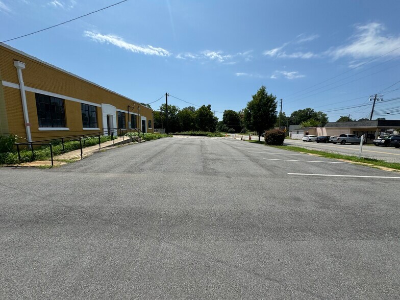 More Photos Of 321 S Jefferson Ave, Eatonton Industrial For Sale