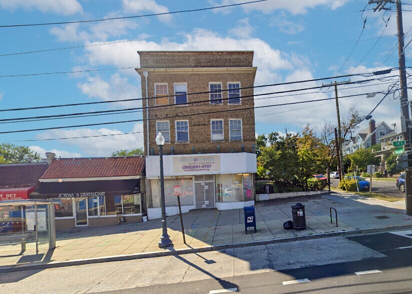 More Photos Of 4730 14th St NW, Washington Storefront Retail Office For Lease