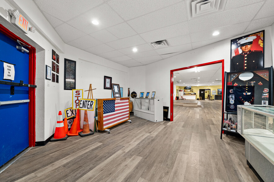 More Photos Of 2541 W Southcross Blvd, San Antonio General Retail For Lease