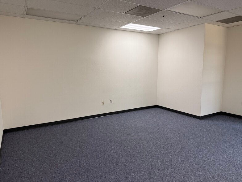 More Photos Of 709 E Cedar St, Ontario Warehouse For Lease