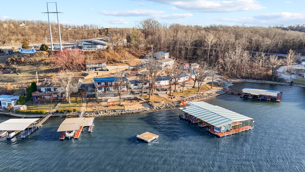 More Photos Of 91 Breeze Dr, Camdenton Hotel For Sale