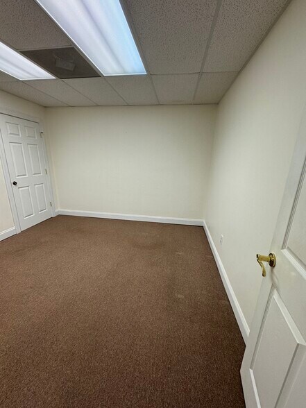 More Photos Of 332 2nd Ave E, Oneonta Office For Sale