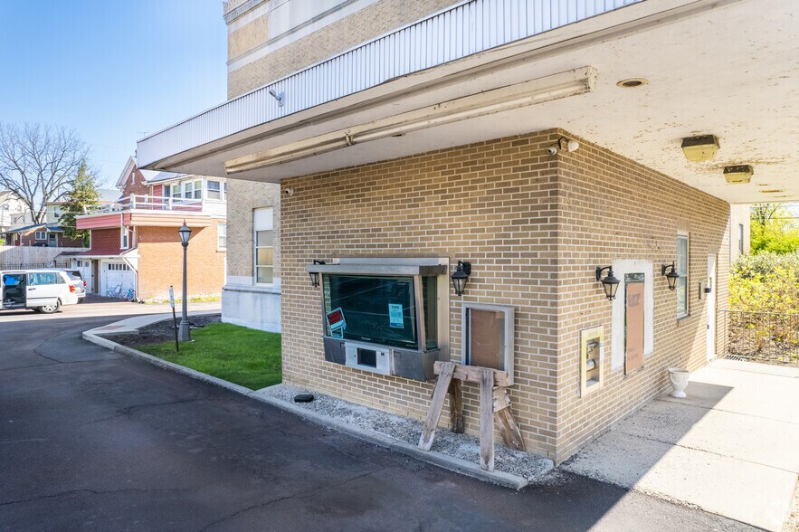 More Photos Of 415 Main St, Schwenksville General Retail For Sale