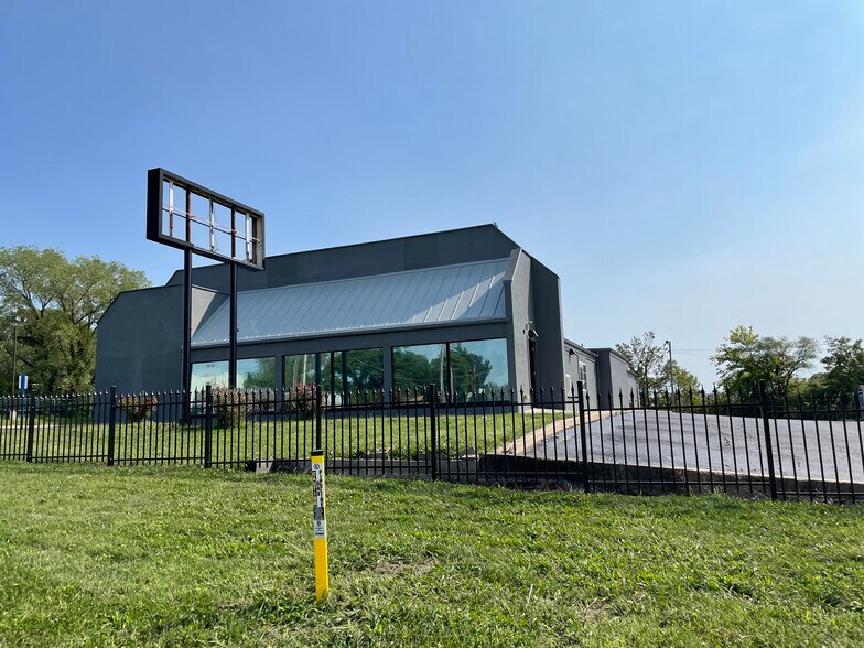 More Photos Of 5041 State Ave, Kansas City Freestanding For Sale