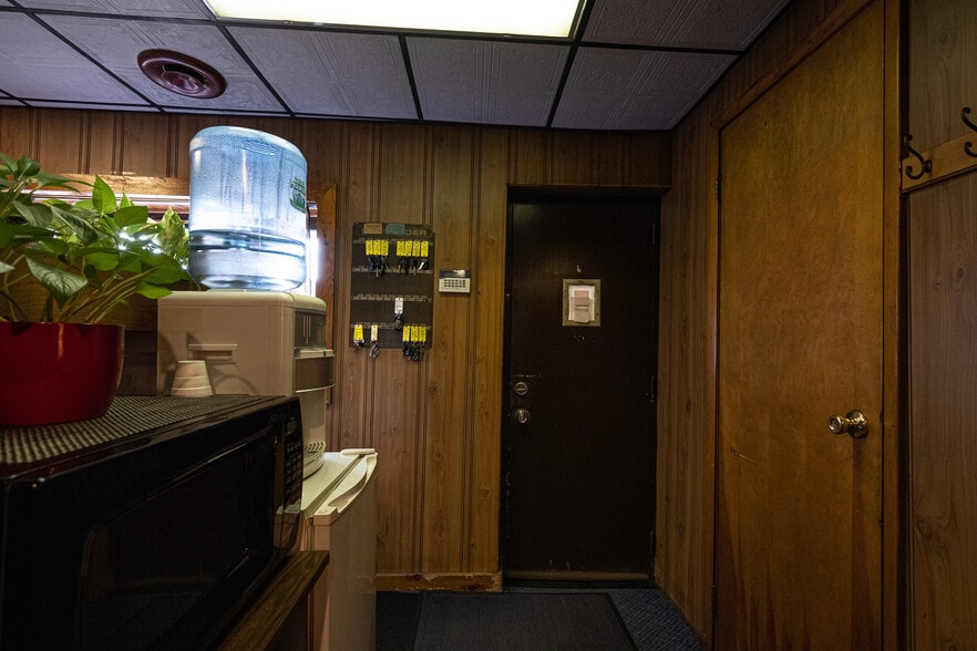 More Photos Of 5700 Butler St, Pittsburgh Auto Dealership For Sale