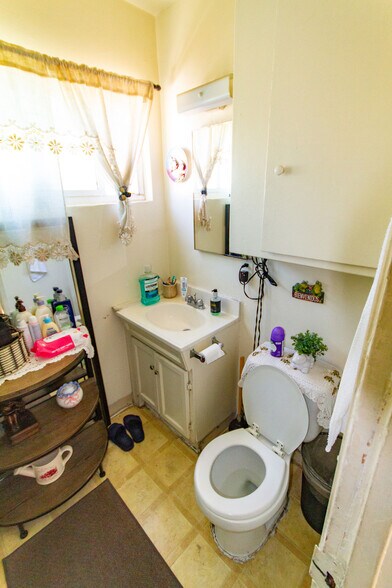 More Photos Of 222-224 S Normandie Ave, Los Angeles Apartments For Sale