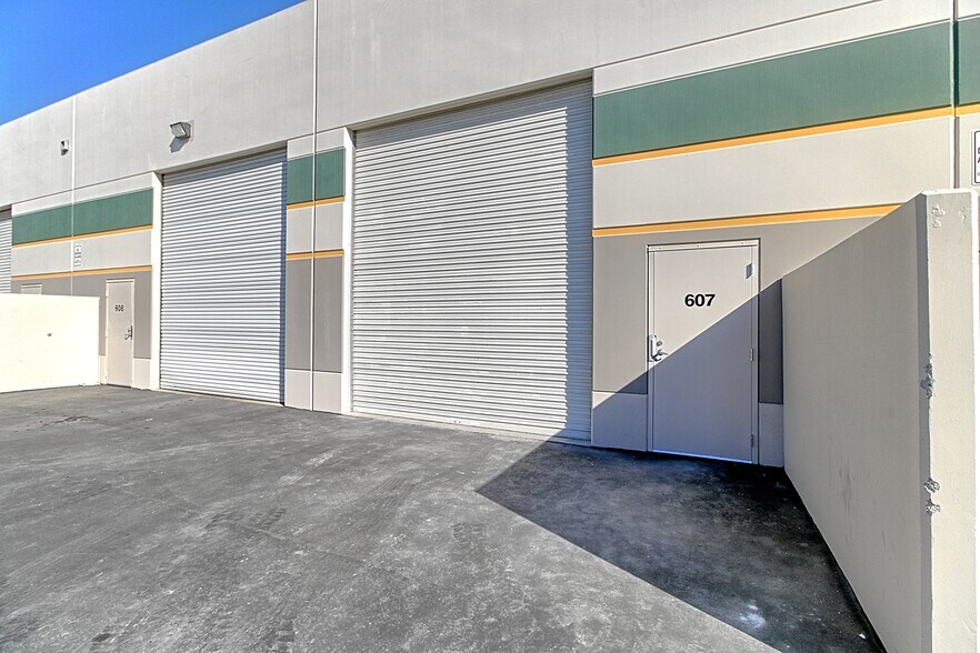 More Photos Of 1891 Goodyear Ave, Ventura Industrial For Sale