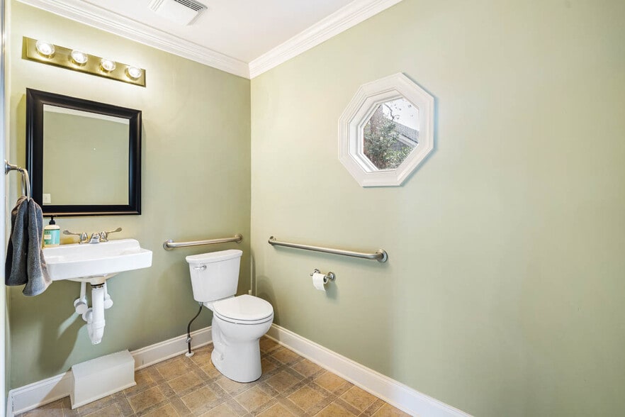 More Photos Of 130 Salem Towne Ct, Apex Office For Sale