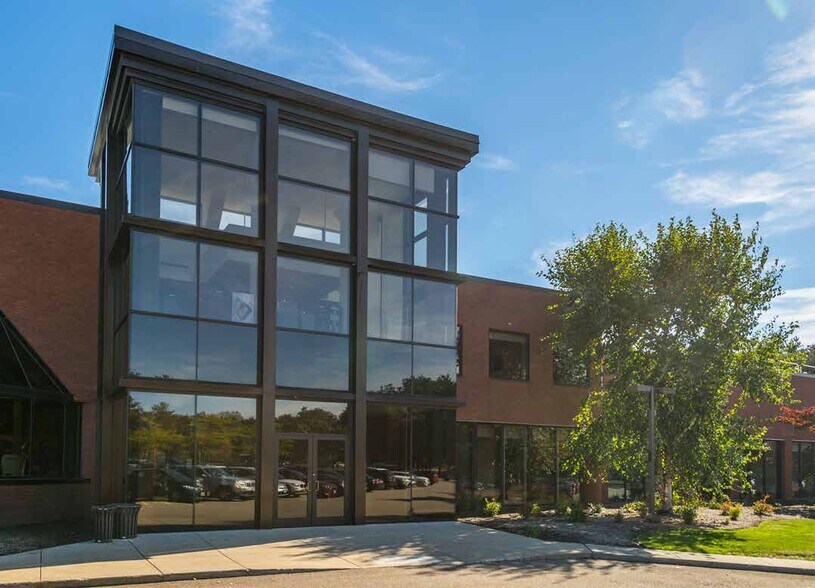 More Photos Of 575 West St, Mansfield Light Distribution For Lease