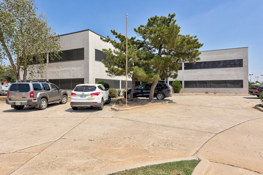 More Photos Of 2401 Tee Cir, Norman Office For Sale