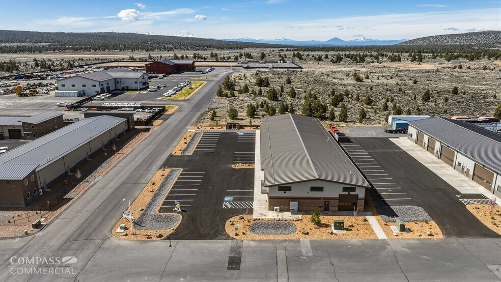 More Photos Of 3951 SW Empire Dr, Prineville Manufacturing For Lease