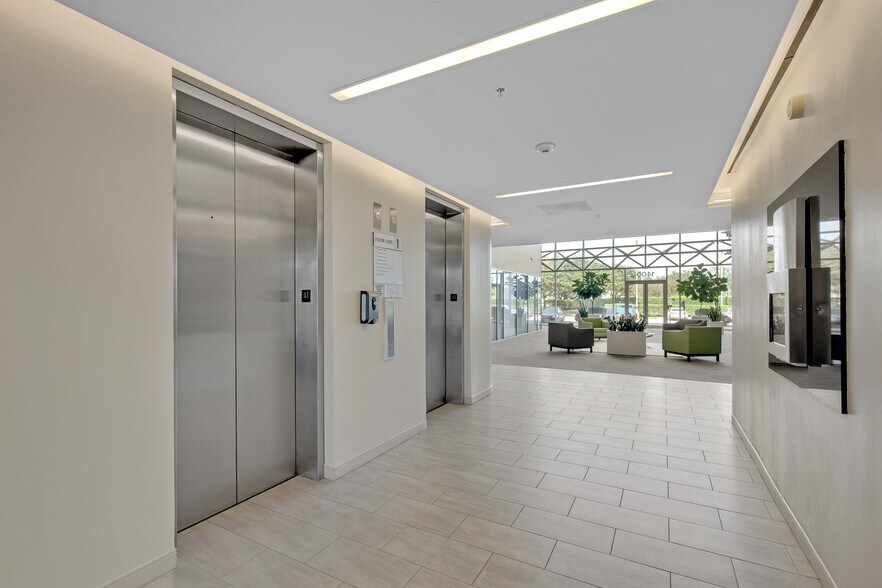 More Photos Of 1400 Broadfield Blvd, Houston Office For Lease