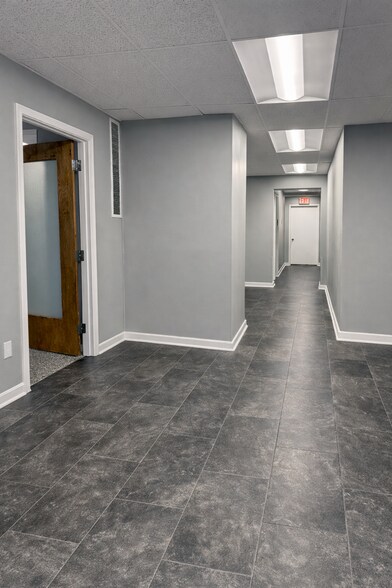 More Photos Of 9426 Stewartown Rd, Gaithersburg Loft Creative Space For Lease