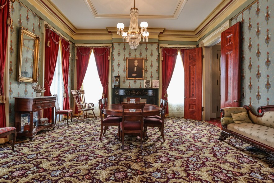 More Photos Of 129-133 S Fitzhugh St, Rochester Office Residential For Lease