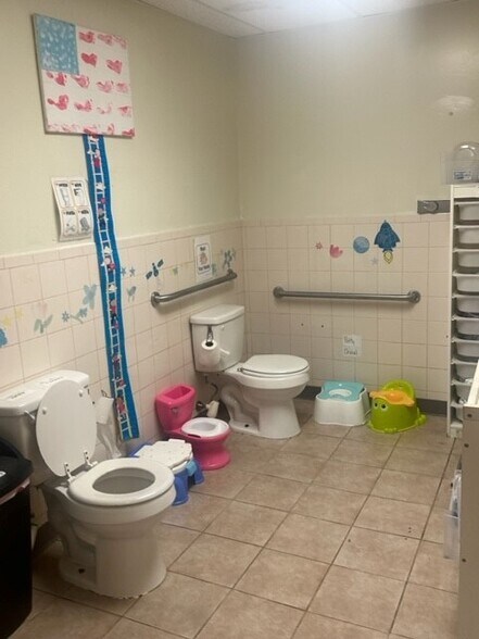More Photos Of 401 Chester Pike, Darby Daycare Center For Sale