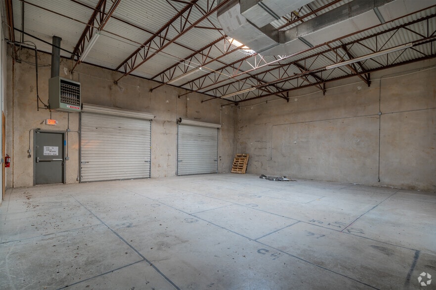 More Photos Of 12661-12679 Silicon Dr, San Antonio Light Distribution For Lease