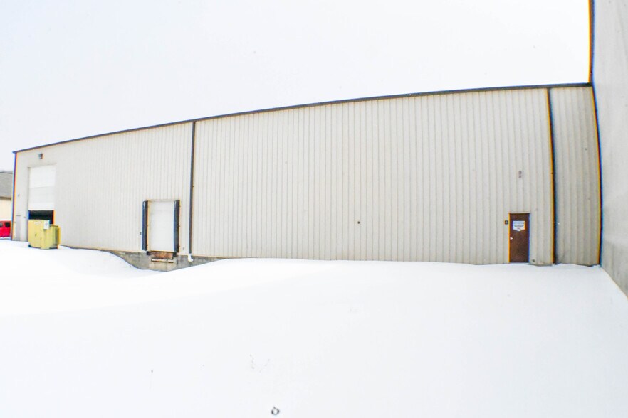 More Photos Of 3000 S 1st St, Clinton Manufacturing For Sale