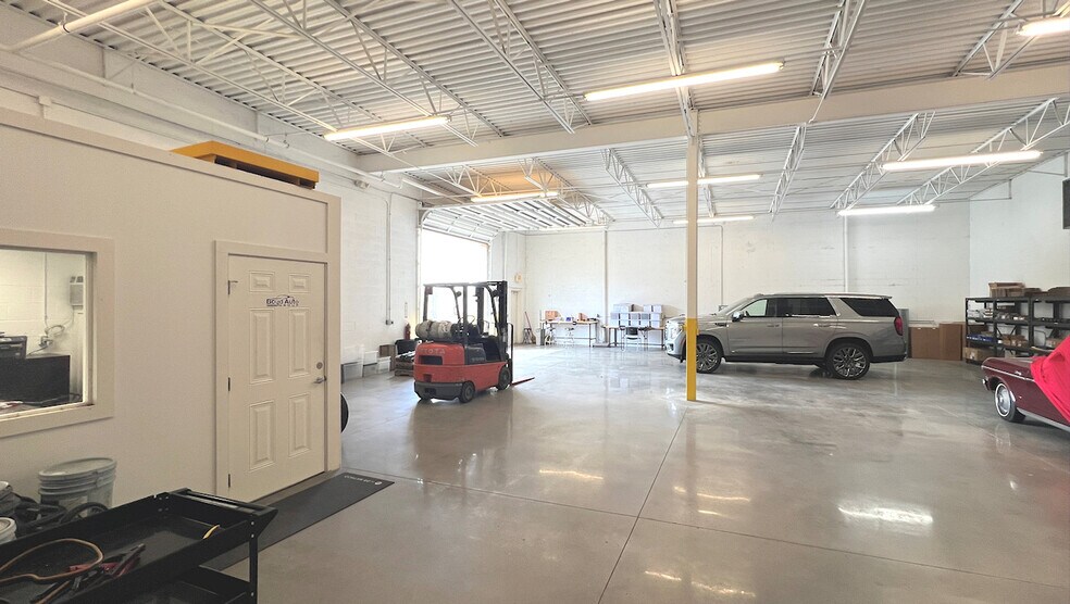 More Photos Of 165 Cedar Pointe Dr, Mooresville Light Manufacturing For Sale