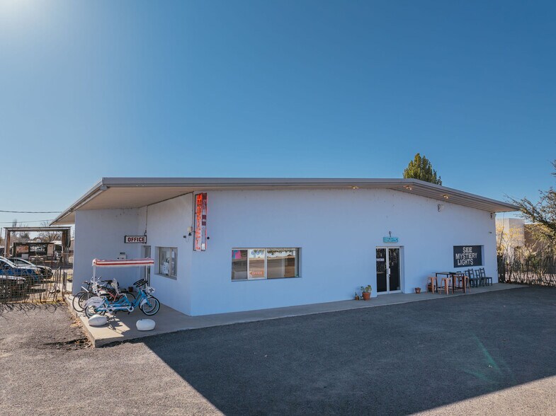 More Photos Of 601 W San Antonio St, Marfa Hotel For Sale