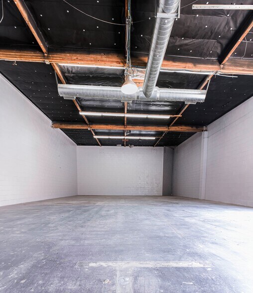 More Photos Of 11800 Sheldon St, Sun Valley Warehouse For Lease