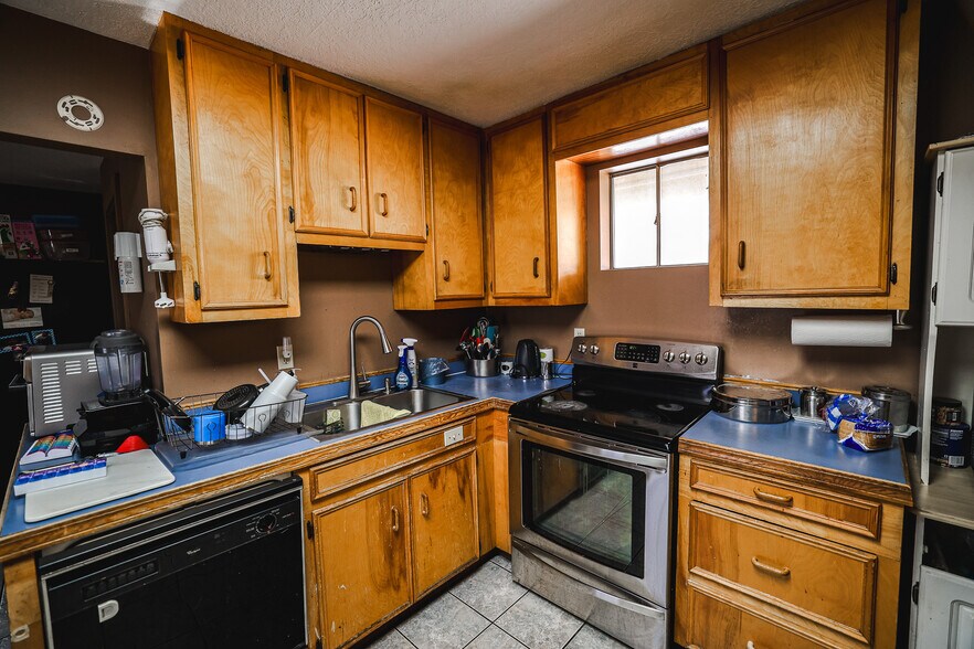 More Photos Of 221 S Preston St, Marksville Hotel For Sale