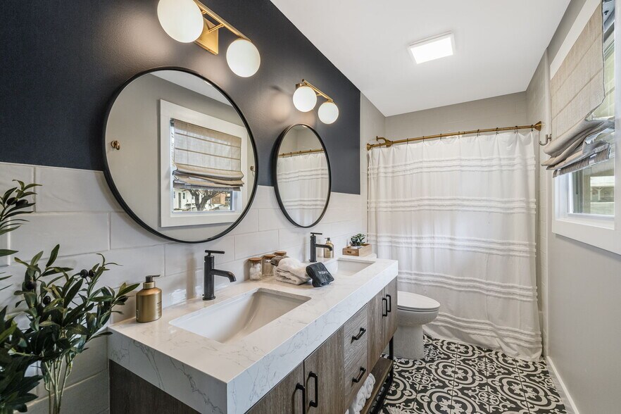 More Photos Of 4102 Soco Rd, Maggie Valley Hotel For Sale