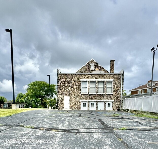 More Photos Of 1214 N Michigan Ave, Saginaw Specialty For Sale