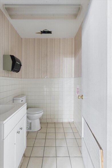 More Photos Of 1811-1813 Old Estill Springs Rd, Tullahoma Warehouse For Lease