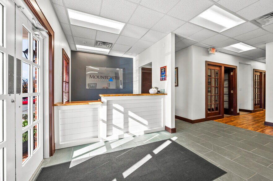 More Photos Of 916 W Fourth St, Winston-Salem Office For Lease