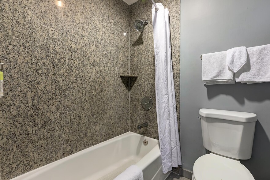 More Photos Of 1717 S Vermont Ave, Los Angeles Hotel For Sale