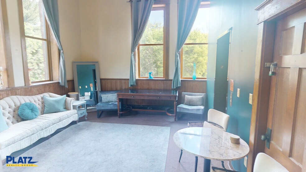 More Photos Of 530 Mahoning Ave, Youngstown Restaurant For Sale