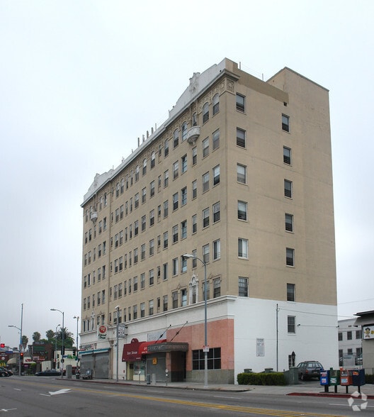 More Photos Of 242-246 Western Ave, Los Angeles Apartments For Lease