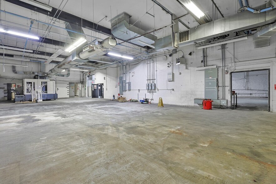 More Photos Of 1 Lawton St, Yonkers Manufacturing For Sale