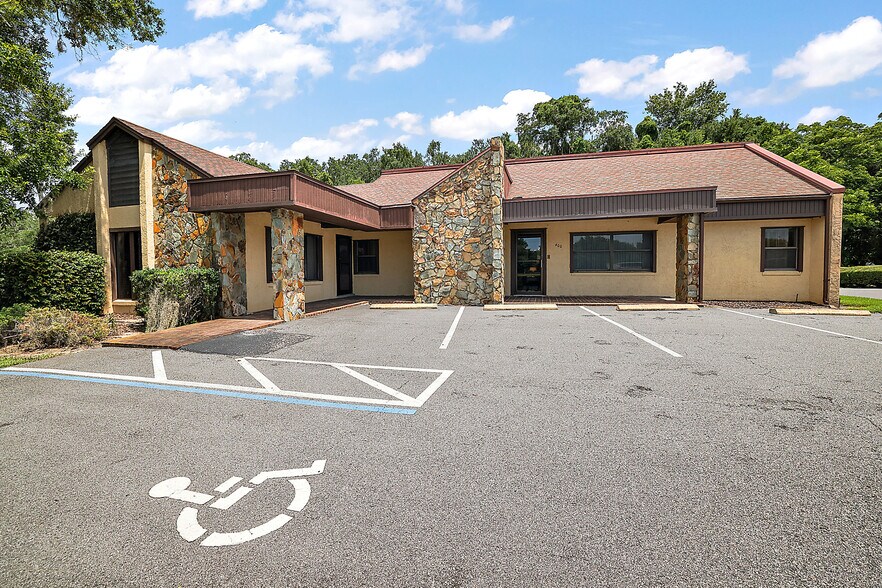 More Photos Of 400 Webster St, Leesburg Office For Lease
