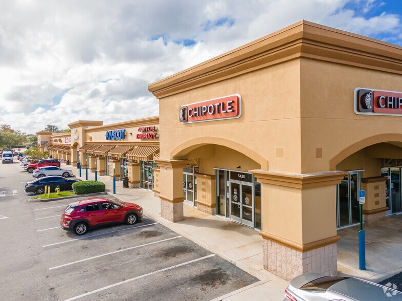 More Photos Of 5401 N University Dr, Lauderhill General Retail For Sale