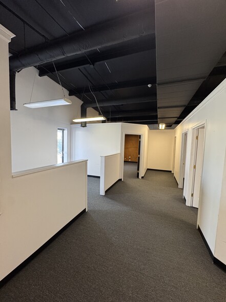 More Photos Of 7127 Cockrill Bend Blvd, Nashville Warehouse For Sale