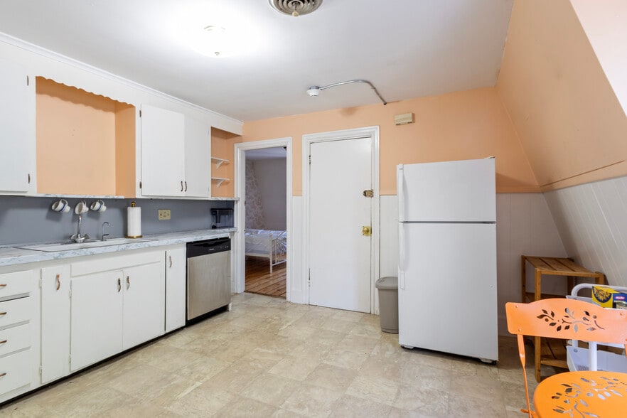 More Photos Of 176 Williams St, Providence Apartments For Sale