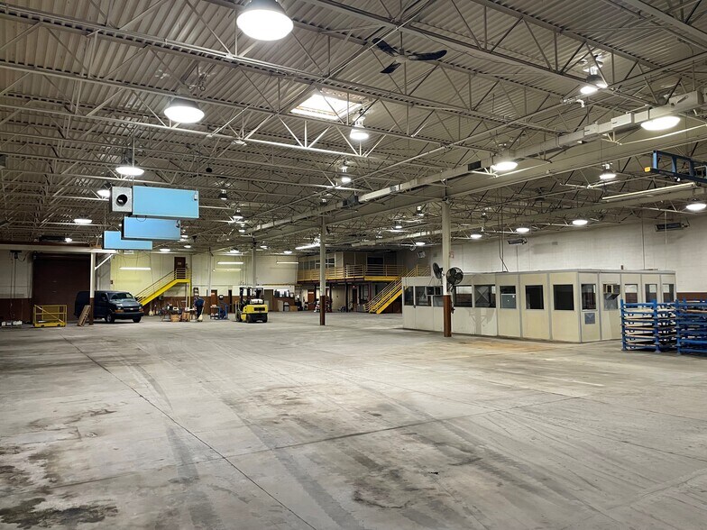 More Photos Of 34190 Doreka Dr, Fraser Warehouse For Sale