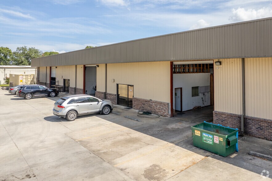 More Photos Of 119 Commerce Way, Sanford Warehouse For Lease