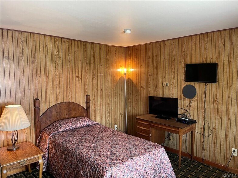 More Photos Of 1630 Southwestern blvd, West Seneca Hotel For Sale