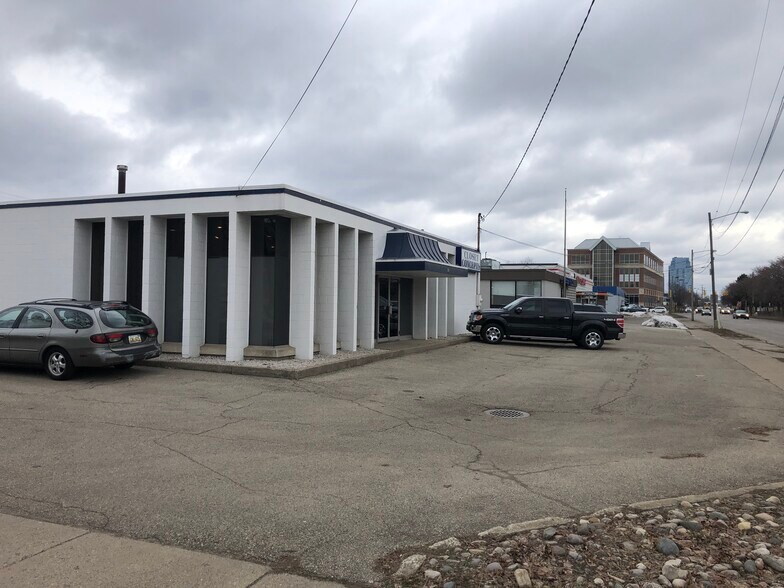 More Photos Of 1254 Scribner Ave NW, Grand Rapids Manufacturing For Sale