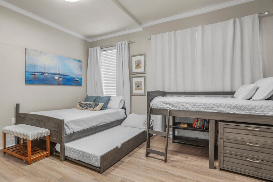 More Photos Of 1705 Government St, Ocean Springs Office For Sale