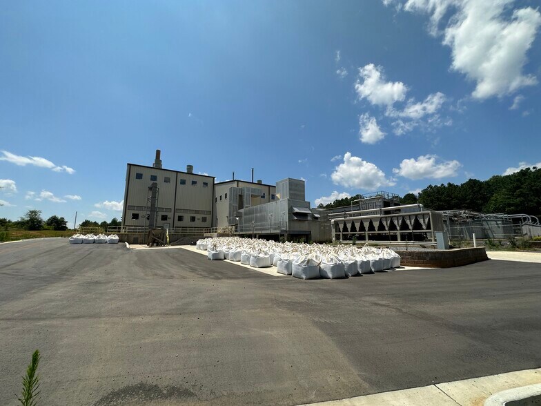 More Photos Of 119 Metrolina Dr, Shelby Manufacturing For Sale