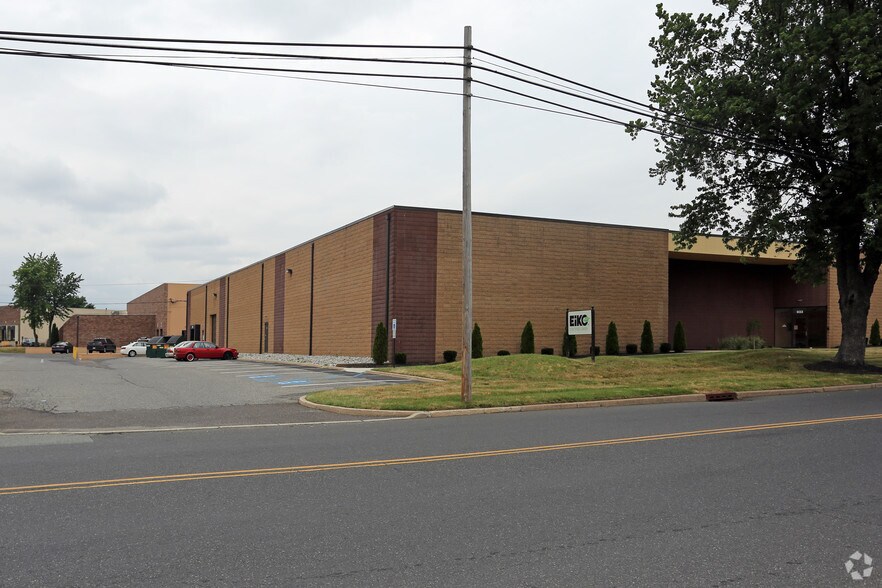 More Photos Of 933-943 Hylton Rd, Pennsauken Warehouse For Lease