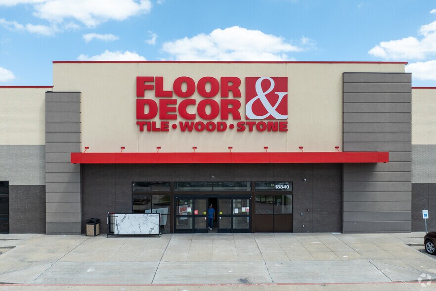 More Photos Of 18840 Highway 59, Humble Freestanding For Sale