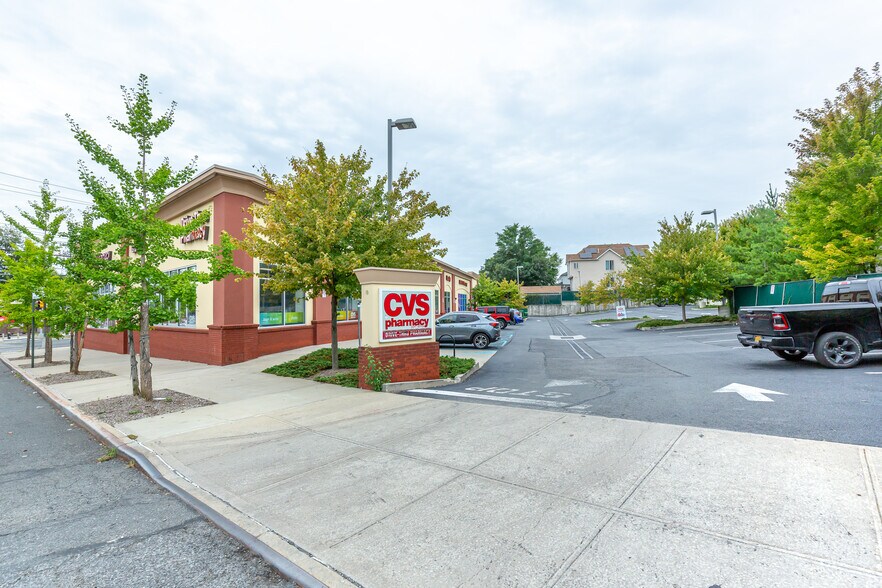 More Photos Of 4051-4055 Hylan Blvd, Staten Island Drugstore For Sale