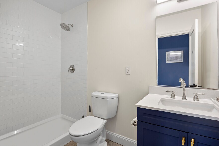 More Photos Of 76 N Pearl St, Albany Apartments For Lease