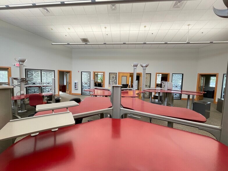 More Photos Of 6901 SW 24th Avenue, Gainesville Office For Sale